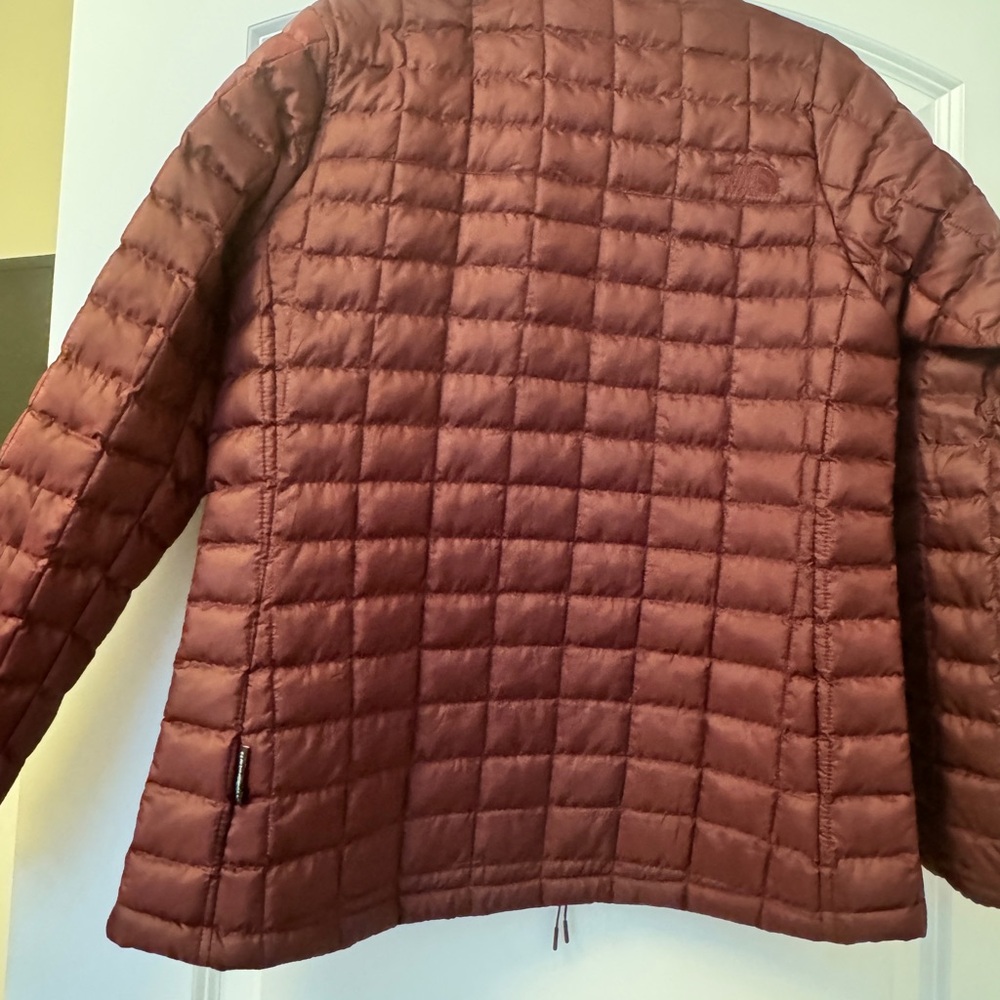 The North Face Maroon Jacket - Picture 5 of 8